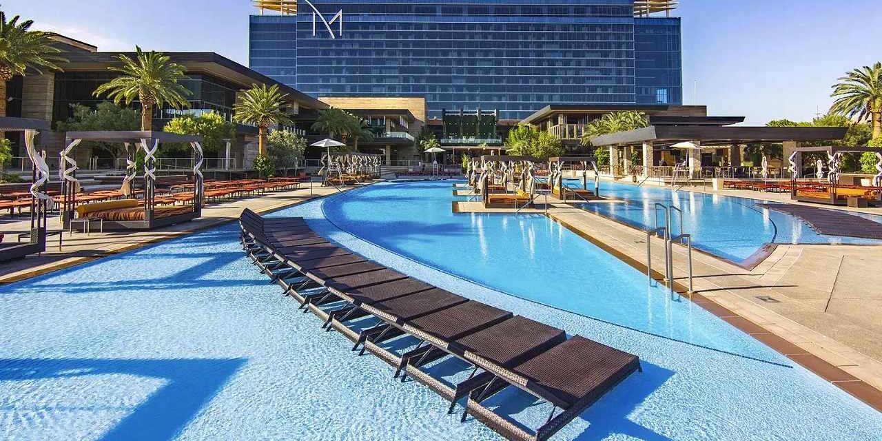 Discover Las Vegas Swimming Pools that Kids will Love!