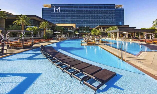 Discover Las Vegas Swimming Pools that Kids will Love!